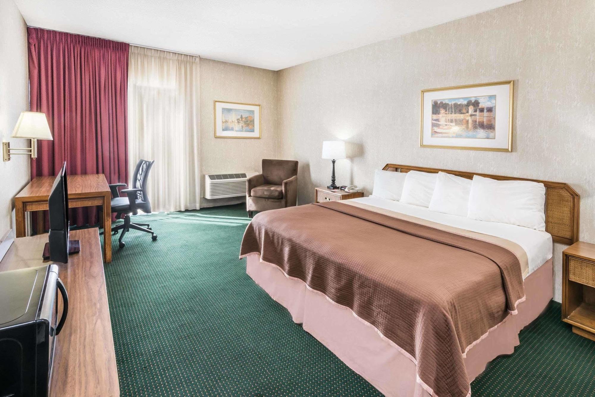 Howard Johnson By Wyndham Milford/New Haven Bagian luar foto